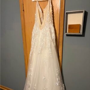 Brand new wedding dress